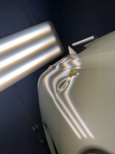 ルーフサイドにできたへこみ